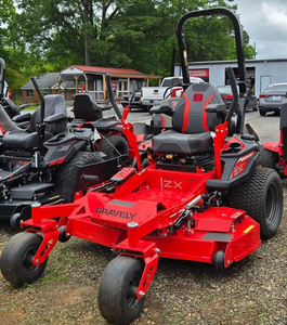 Tondeuse autoportée Gravely XT Zero Turn 28V 4 temps de qualité industrielle pour une expérience de coupe de gazon optimale - Product Image 1