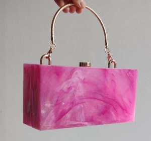 Pochette carrée en résine peinte à la main Rani Industries avec motif de mannequin de mode pour l'art et les objets de collection - Product Image 5