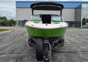 Venta de Embarcaciones Jet Chaparral Vortes 203 VRX de 20 pies, Modelo 2018, Disponibles para la Venta y Listas para Usar - Product Image 3