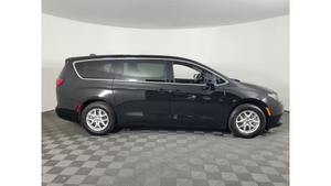 Chrysler Voyager LX FWD 2025 Usado en Excelentes Condiciones - Product Image 6