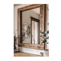 Cadre de miroir en bois longue durée avec un beau charme rustique et des détails artisanaux parfaits pour les intérieurs vintage