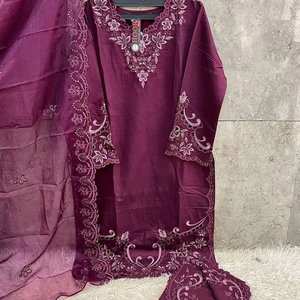 Conjunto de viscosa de cristal premium con parte inferior suave y un dupatta de organza pesado y fluido para tallas XL y XXL - Product Image 1
