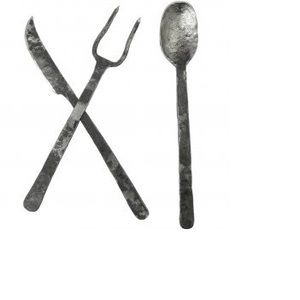 Ensembles de couverts en métal forgés à la main pour la maison et les restaurants de luxe Salle à manger de table Pièces artisanales pour les fêtes - Product Image 3