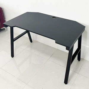 Escritorio para Juegos Aconcept GD68049 de 120x70cm, Madera de Caucho con Patas de Hierro, Categoría de Producto: Abrigos para Mujer - Product Image 5