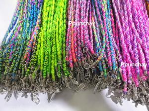 พวงพู่ผมพร้อมคลิปต่อผมแบบเทเรเร่ ชนเผ่าแอนเดียน ปุนชัย เปรู 35 ซม. งานฝีมือหลากสีสัน - Product Image 2