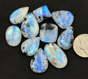 พลอยมูนสโตนสายรุ้งสีขาวธรรมชาติแบบ100% อัญมณีหลวมแบบหลายสีกะพริบสำหรับเป็นเครื่องประดับและเป็นของขวัญ - Product Image 3