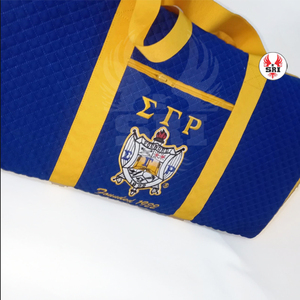 Bolsa de Lona Acolchada Bordada de la Hermandad Sigma Gamma Rho para Mujer |   Bolsa de Viaje Tipo Duffel Bordada y Sublimada de la Hermandad SGR - Product Image 1
