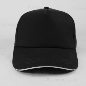 Gorro Deportivo Unisex de 5 Paneles con Logotipo Metálico, Gorra de Béisbol Transpirable e Impermeable de Lona Ajustable - Product Image 4