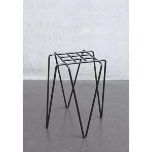 Taburete de Bar de metal industrial moderno con asiento de hierro Taburete de mostrador de hierro Vintage para uso en restaurantes y hoteles - Product Image 1