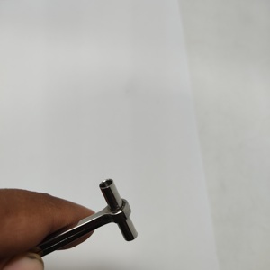 Venta al por mayor de Piercing para el cuerpo Tragus Bucket end fórceps alemán de acero inoxidable Piercing Clamp Pierceps Skin Piercing Plier - Product Image 4