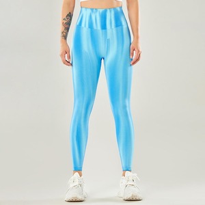 Pantalones de Yoga Personalizados al por Mayor a Bajo Precio, Leggings Ajustados sin Costuras con Efecto Push-Up y Tie-Dye para Deportes - Product Image 6