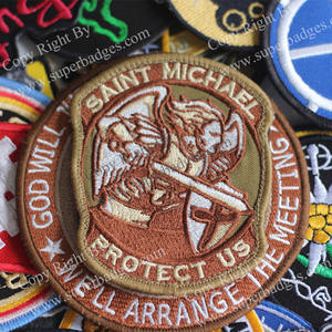 Écussons brodés à coudre avec logo personnalisé et badges durables avec perles pour uniformes et vestes professionnels - Product Image 3