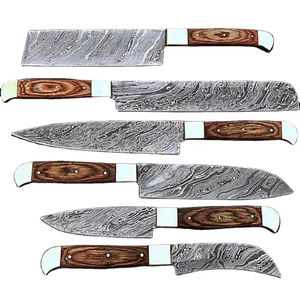 Ensemble de couteaux de chef Burraq Professional, personnalisés, faits à la main, en acier carbone et acier Damas, 6 pièces, manche en bois, ambidextre, écologique, passe au lave-vaisselle - Product Image 1