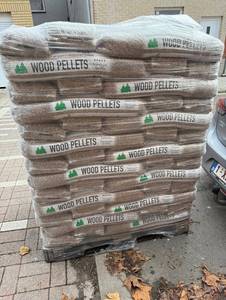 Granulés de bois de qualité supérieure, briquettes pour système de chauffage 4500 Kcal Kg EN Plus A1 - Product Image 1
