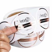 Autocollants en vinyle découpés sur mesure, estampage à chaud en feuille d'or, étiquettes en PP imperméables pour l'emballage de produits de soins personnels