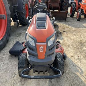 Meilleure tondeuse à gazon Husqvarna à rayon de braquage nul de 54 pouces, 26 CV, avec système audio haut de gamme, livraison rapide et satisfaction garantie - Product Image 1