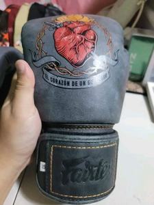 ถุงมือชกมวย Fairtex คุณภาพสูง หนังแท้ ฉนวนกันความร้อน สายรัดข้อมือปรับได้ ผลิตตามสั่ง สำหรับมวยไทย MMA - Product Image 3