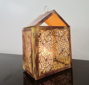 Linterna de Metal decorativa con telaraña hecha a mano, forma de cabaña duradera con portavelas, linterna de vela Premium - Product Image 6