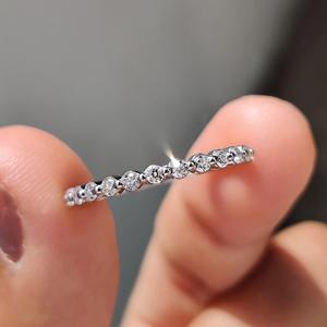 Anillo de boda con diamante cultivado en laboratorio de corte redondo de 0.50 quilates con engaste de púas para mujer, en oro de 10K/14K/18K /PT950 /S925 - Product Image 1