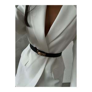 Ceinture élastique fine pour femme avec boucle, adaptée aux pantalons, vestes, chemises et robes. - Noir - Product Image 3