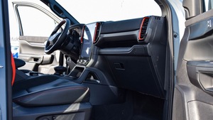Nuevo/Usado 2025 FORD RANGER RAPTOR GRIS 5.0-6L V8 Turbo Gasolina AUTOMÁTICO Faros LED Asientos de Cuero Oscuro Neumáticos R17 Euro VI - Product Image 3