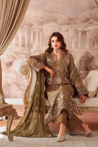 Meilleures ventes de costumes Shalwar Kameez en soie de haute qualité pour femmes, broderie et impression fines, en mousseline, pour les fêtes - Product Image 4