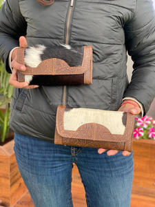 Nuevo bolso de mano de cuero tallado de piel de pelo hecho a mano occidental para mujer, gran oferta, funda de teléfono con estilo marrón en relieve, billetera espaciosa - Product Image 2