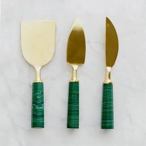 Juego de Cubiertos de Acero Inoxidable con Mango de Resina Verde y Baño de Oro, Juego de Rebanador de Queso de Acero Inoxidable - Product Image 1
