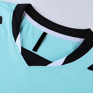 Conjunto de Uniforme de Fútbol Personalizado, Camiseta y Pantalones Cortos de Fútbol con Estampado Personalizado, Ropa Deportiva de Secado Rápido, Poliéster Absorbente de Humedad, OEM ODM al por Mayor - Product Image 2