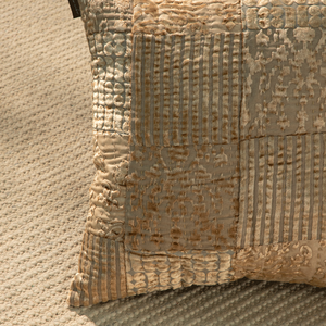 Vente en gros belle housse de coussin décorative texturée beige Kantha Patchwork housse de coussin de qualité supérieure personnalisable pour usage domestique - Product Image 5