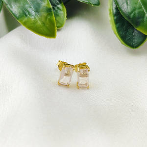 ต่างหูเพชรพลอยโรสควอตซ์ทรงบาแก็ตคุณภาพสูง |   เครื่องประดับเงินแท้ 925 ชุบทอง - Product Image 3