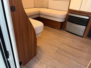 Alta demanda 2025 Caravana Campers Remolque de viaje Disponible en venta Precio razonable Entrega mundial Compre un remolque de Viaje limpio - Product Image 4