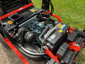 เครื่องตัดหญ้า Kubota FC3-261 ขนาดใหญ่ 26 แรงม้า ดีเซล ขับเคลื่อน 4 ล้อ พร้อมถังเก็บหญ้า 800 ลิตร สำหรับงานพาณิชย์ มีขาย - Product Image 6