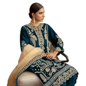 Traje pakistaní de terciopelo con bordado con pantalón Stanton con Red Dupatta para la venta en línea - Product Image 1