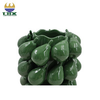 Vase poire en céramique nordique moderne émaillé vert 3D fruit centre de table pour la maison salon et salle à manger décor