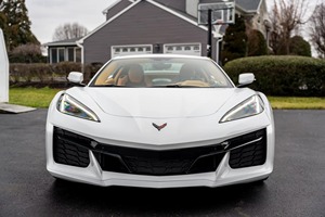 Chevrolet Corvette Z06 Cabriolet Blanc 2024 Certifié d'Occasion en Excellent État Boîte Automatique Turbo Gauche Transmission Intégrale Cuir Clair ACC - Product Image 3