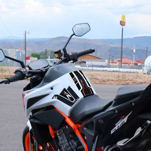 Adesivi 3D in Resina Personalizzati per Protezione Serbatoio Moto - Decorazioni Impermeabili per KTM 890 DUKE R - Product Image 2