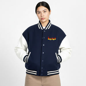 Veste universitaire d'hiver de haute qualité 100% laine pour femme, col à capuche, tenue décontractée, logo brodé personnalisé, rivets teints - Product Image 4