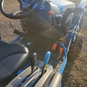 Tractor Agrícola Compacto LS MT225E de 35HP para 2WD, Motor Diésel, Bomba, Caja de Cambios, Motor Automático, Equipo Agrícola - Product Image 6