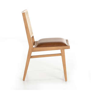 Silla de Comedor Simple Daton Hecha con Estructura de Madera de Teca Sólida y Ratán Tejido con Asiento de Cuero Sintético y Acabado Marrón Natural. - Product Image 3