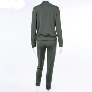 Vêtements de sport fitness jogging ensemble deux pièces survêtement pour femmes vente en gros de survêtement fabriqué en usine à la mode avec marque personnalisée - Product Image 5