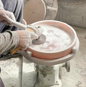 Plateaux de petit déjeuner en résine de qualité alimentaire écologique ensemble de vaisselle de pendaison de crémaillère assiettes assiettes forme ronde plateaux de service en résine dessus de table - Product Image 2