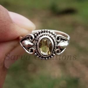 แหวนพลอยซิทรินทรงรี ดีไซน์ไม่สมมาตร เงินแท้ 925 เครื่องประดับชั้นดี แหวนสั่งทำ ผู้ผลิตเครื่องประดับ - Product Image 4