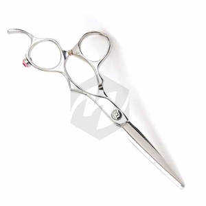 กรรไกรตัดผมคุณภาพสูง ใบมีดคมทนทาน ดีไซน์สวยงาม ระดับมืออาชีพ พร้อมที่พักนิ้ว - Product Image 3