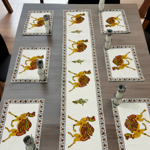 ชุดโต๊ะรับประทานอาหารพิมพ์ลายอูฐราชทานีสวยงามคอลเลกชั่นที่ทำด้วยมือผ้าฝ้าย - Product Image 1