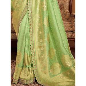 Magnifique sari en soie tissée verte avec chemisier pour robes de bal - Product Image 2
