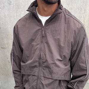 Chaqueta Cortavientos Ligera de Nailon Marrón para Hombre con Ribete Reflectante, Diseño con Cierre, Ropa Deportiva Informal, Resistente al Agua - Product Image 6