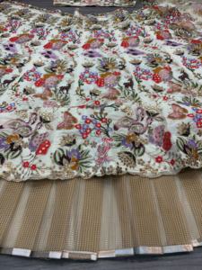 Look de soirée Designer Lehenga Choli avec broderie - Product Image 4