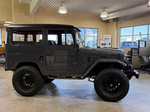 PROVEEDOR GLOBAL DE AUTOMÓVILES USADOS Land Cruiser FJ40 de 1966 MEJORADOS PARA USO GENERAL - Product Image 5