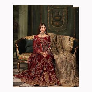 Costume en soie pakistanaise brodé lourd de haute qualité pour vêtements de fête du fournisseur indien - Product Image 1